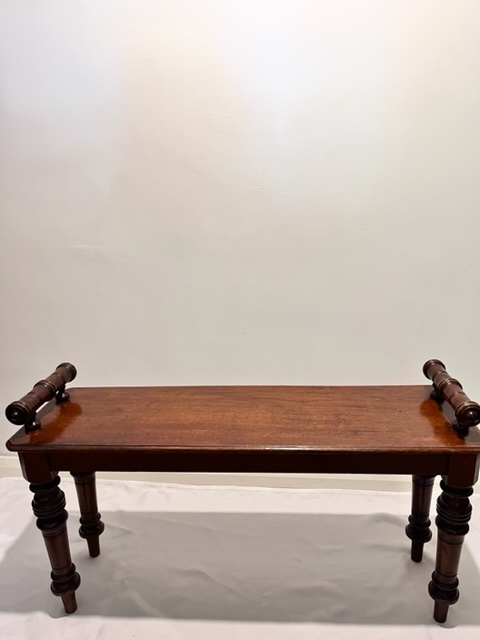 A compact antique oak window seat or hall bench. (c.1870)