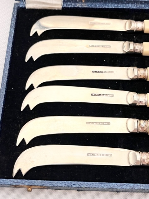 Vintage Silver Plated Boxed Set of 6 Cheese Knives