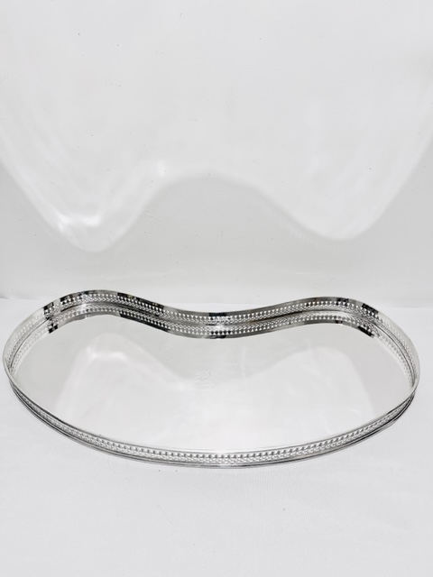 Smart Vintage Silver Plated Curved Kidney Shaped Gallery Tray