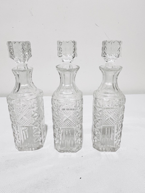 Smart Antique Silver Plated and Cut Glass 6 Bottle Cruet