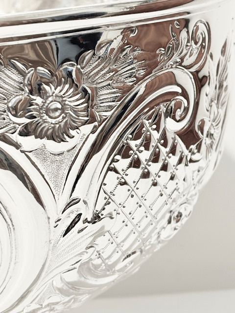 Antique Silver Plated Bowl on a Circular Pedestal Foot Antique Silver Plated Bowl on a Circular Pedestal Foot