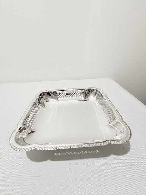 Vintage c.1930 Silver Plated Cake Stand Vintage c.1930 Silver Plated Cake Stand