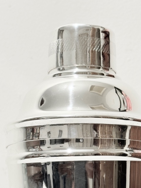 Stylish Vintage Silver Plated Cocktail Shaker Stylish Vintage Silver Plated Cocktail Shaker