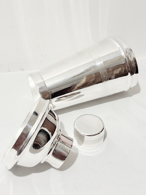 Stylish Vintage Silver Plated Cocktail Shaker Stylish Vintage Silver Plated Cocktail Shaker
