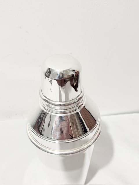 Antique Art Deco in Design Silver Plated Cocktail Shaker Antique Art Deco in Design Silver Plated Cocktail Shaker