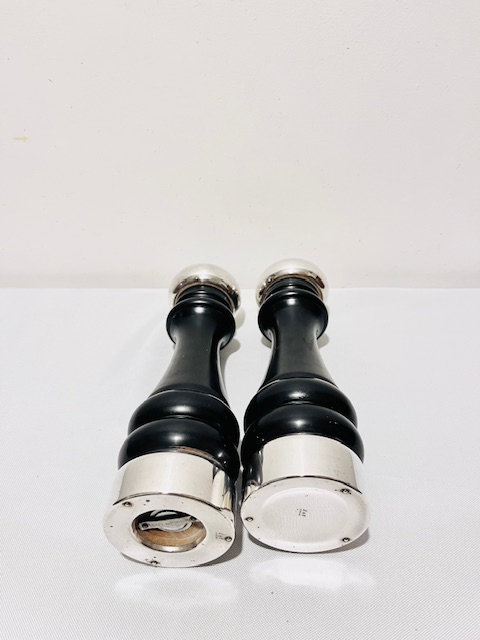 Smart Matching Pair of Vintage Salt Shaker and Pepper Grinder