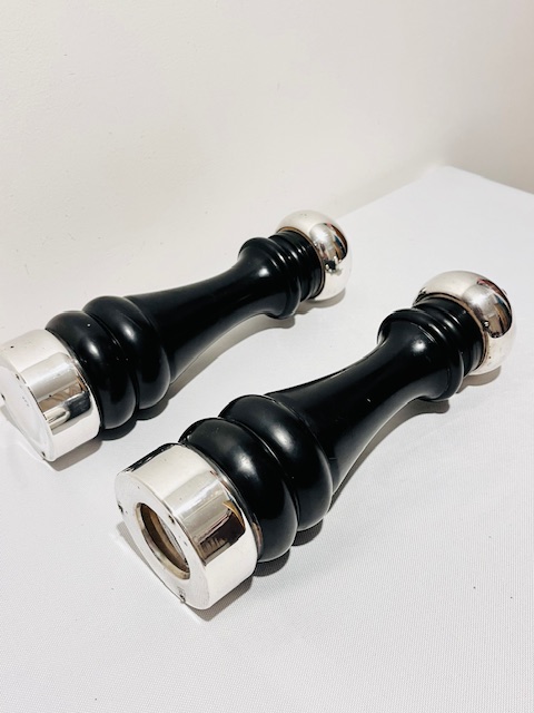 Smart Matching Pair of Vintage Salt Shaker and Pepper Grinder