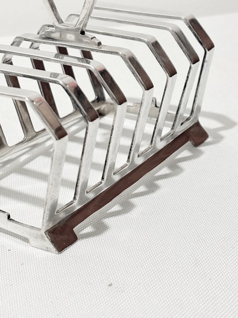 Antique Geometric Design Silver Plated Toast Rack Antique Geometric Design Silver Plated Toast Rack