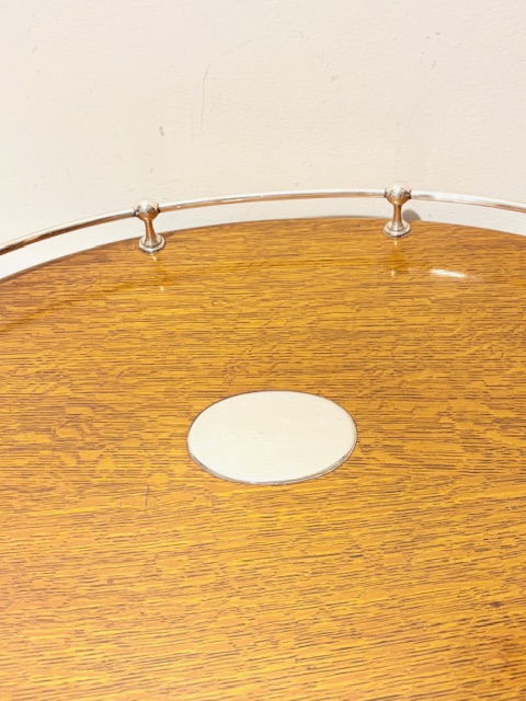 Smart Antique Silver Plated and Oak Tray with Central Vacant Shield Smart Antique Silver Plated and Oak Tray with Central Vacant Shield