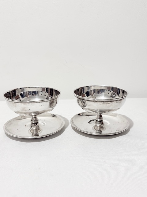 Smart Pair of Vintage Silver Plated Bowls with Fixed Trays