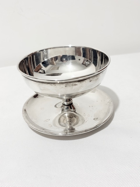 Smart Pair of Vintage Silver Plated Bowls with Fixed Trays