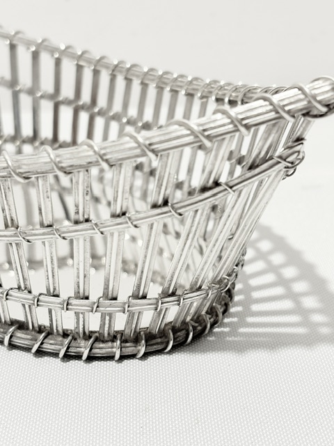 Smart Antique Boat Shaped Silver Plated Basket Smart Antique Boat Shaped Silver Plated Basket