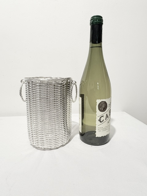 Unusual Vintage Silver Plated Basket Weave Decoration Wine Bottle Coaster Stand Unusual Vintage Silver Plated Basket Weave Decoration Wine Bottle Coaster Stand