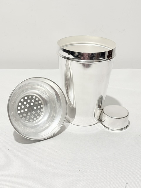 Vintage Silver Plated Cocktail Shaker Slightly Bulbous in Design Vintage Silver Plated Cocktail Shaker Slightly Bulbous in Design