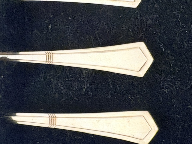 Cased Set of Six Vintage Cake Forks with Cake Slice and Serving Fork Cased Set of Six Vintage Cake Forks with Cake Slice and Serving Fork
