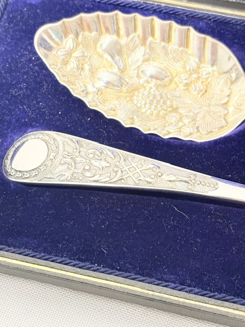 Smart Boxed Pair of Antique Silver Plated Berry or Dessert Serving Spoons