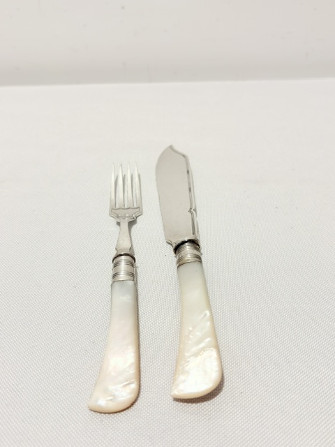 12 Place Setting of Silver Plated and Mother of Pearl Fish Set 12 Place Setting of Silver Plated and Mother of Pearl Fish Set