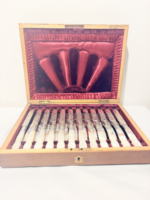 Antique 12 Place Setting Silver Plated Dessert or Fruit Cutlery Antique 12 Place Setting Silver Plated Dessert or Fruit Cutlery