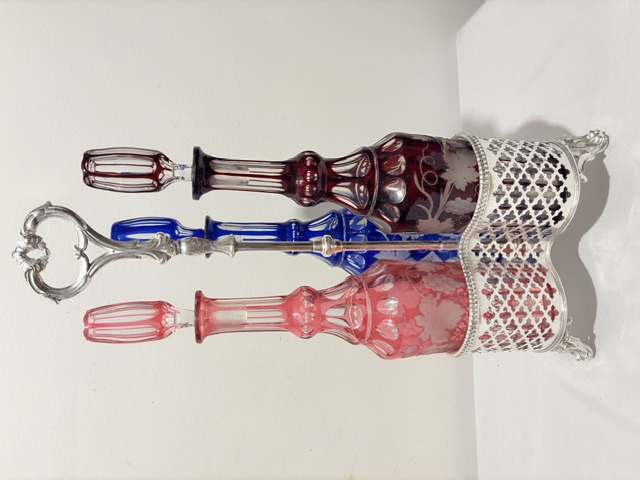 Super Quality Antique Silver Plated Three Colour Glass Bottle Decanter Stand