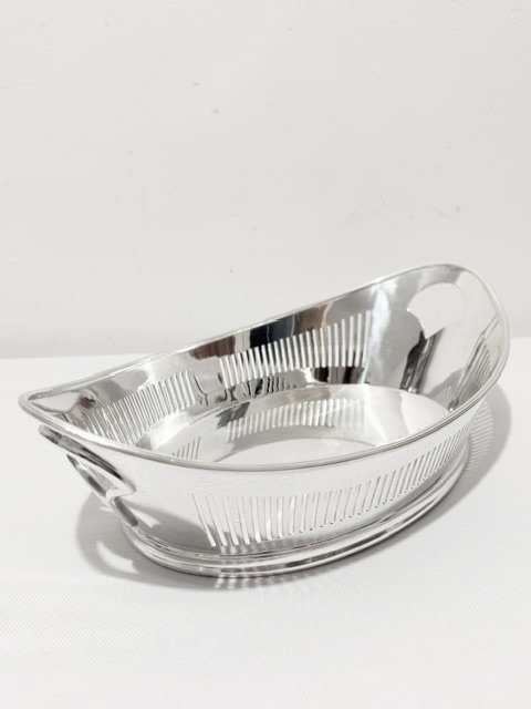 Smart Antique Silver Plated Bread Dish with Cut Out Handles Smart Antique Silver Plated Bread Dish with Cut Out Handles