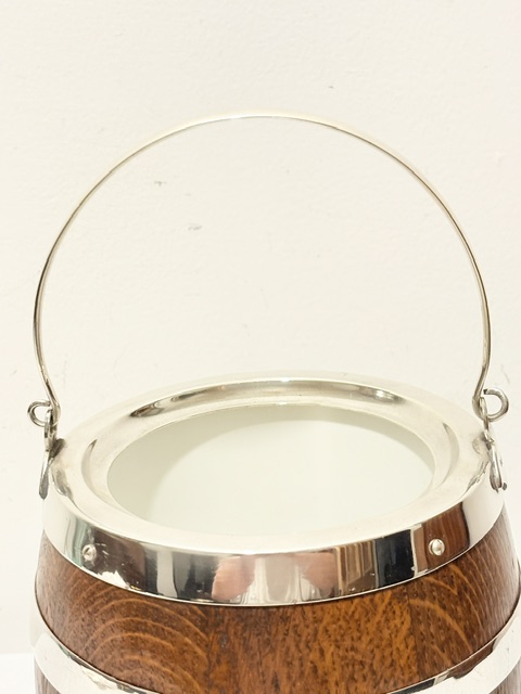 Smart Vintage Oak and Silver Plated Biscuit Box with Ceramic Liner Smart Vintage Oak and Silver Plated Biscuit Box with Ceramic Liner